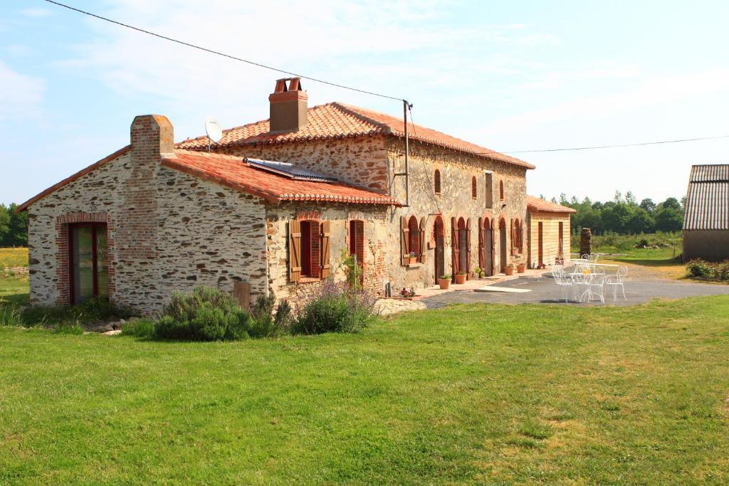 Chambres D'Hotes Le Chateau Rouge Saint-Germain-sur-Moine Exterior photo